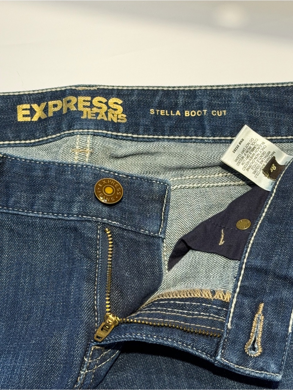EXPRESS Y2K 2000’s Stella Low Rise Boot Cut Vintage Washed Denim Blue Jeans Sz 8 - Picture 9 of 16